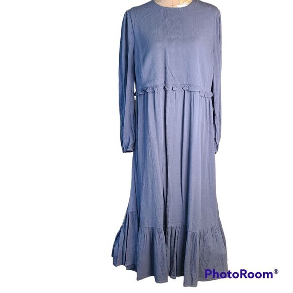 NWT Charles Henry Size Medium Gray Bohemian Ruffled Flowy Maxi Dress Neutral - Picture 4 of 12